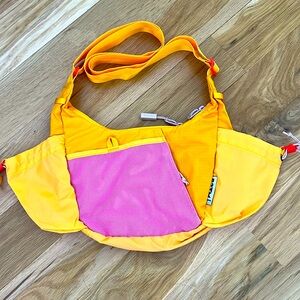 B2TM Baboon To The Moon Crescent Crossbody 4.7L One Size Tangerine and Pink